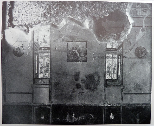 II.2.2 Pompeii.  March 2009. Room 6.  South west corner.