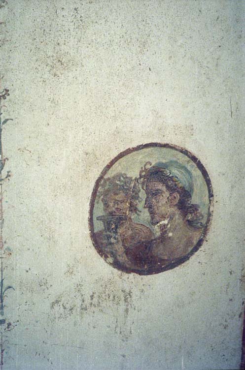 II.2.2 Pompeii.  March 2009.  Room 12.  Top of Biclinium on south side, where the inscription �Lucius Pinxit� was found

