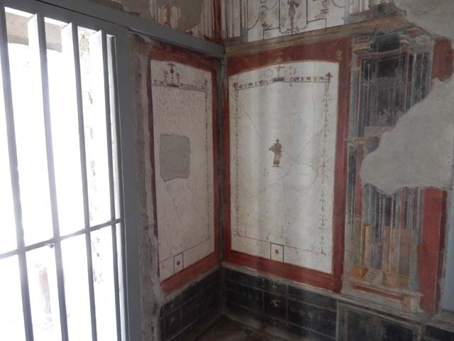 II.2.2 Pompeii.  March 2009. Room 12.  Top of Biclinium on north side.

