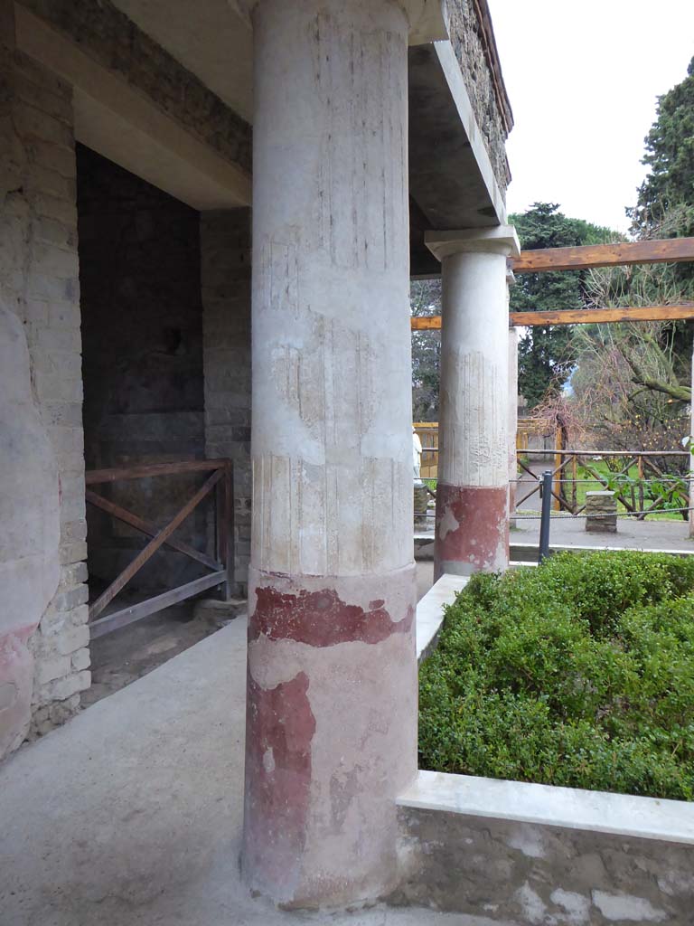 II.2.2 Pompeii. January 2017. Pseudoperistyle “g”, looking south-east, with doorway to room “h”, on left. 
Foto Annette Haug, ERC Grant 681269 DÉCOR.
