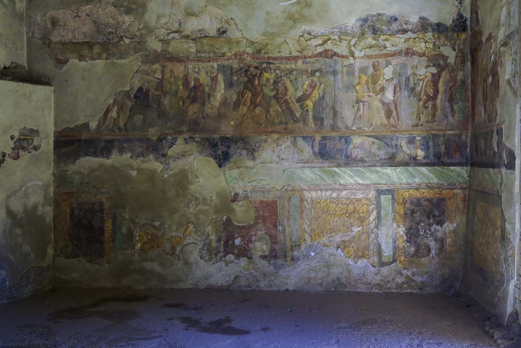 II.2.2 Pompeii. August 2021. Room “h”, looking towards east wall. Photo courtesy of Robert Hanson.