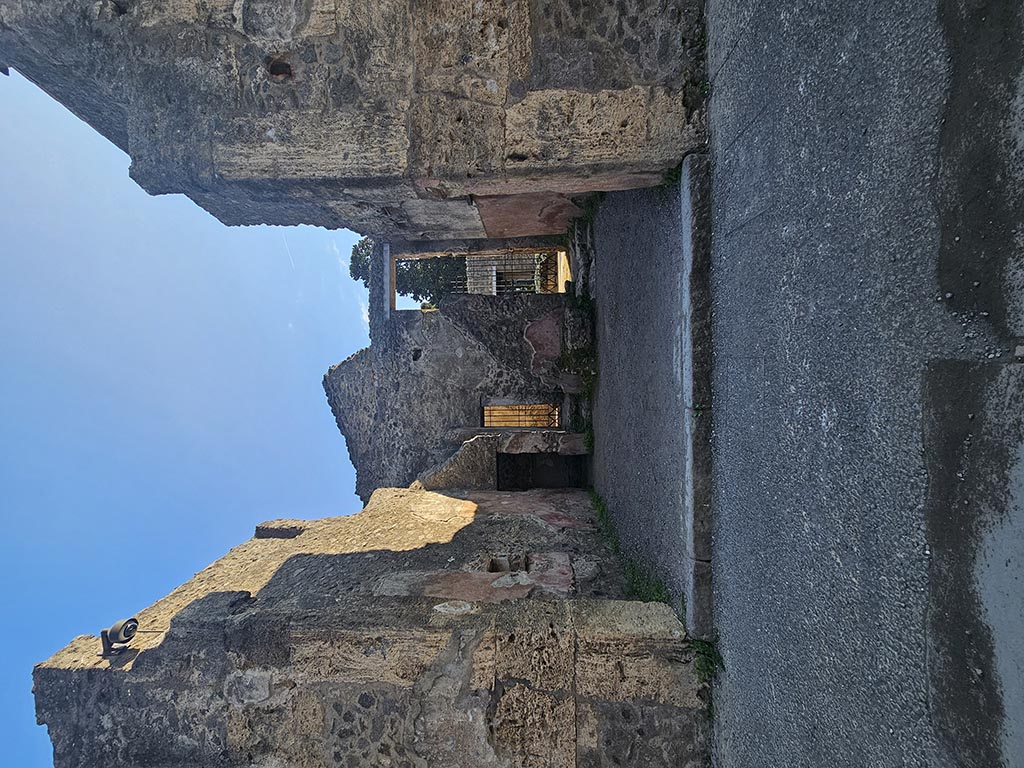 II.2.3  Caupona/Thermopolium of Athictus 