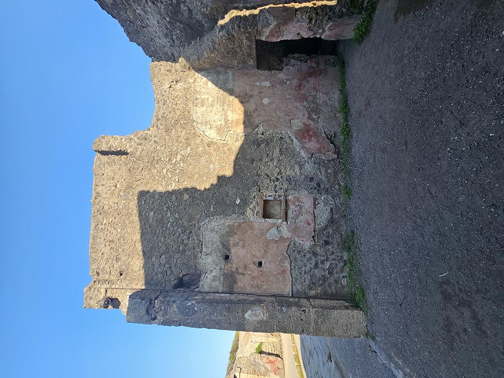 II.2.3  Caupona/Thermopolium of Athictus 