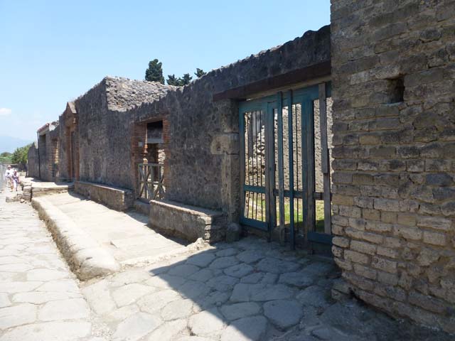 II.4.4 Pompeii. December 2006. West wall with door to vestibule of II.4.3.