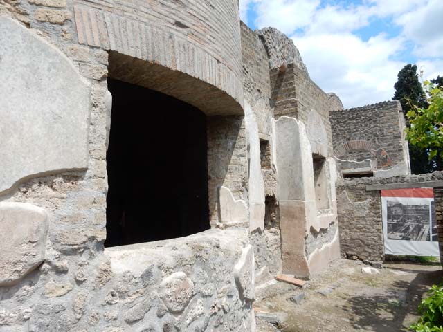 II.4.6 Pompeii. December 2006.  Apodyterium