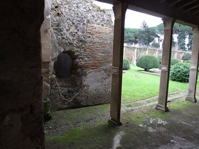II.4.6 Pompeii. December 2006. Portico on left, and Caldarium on right (with window)