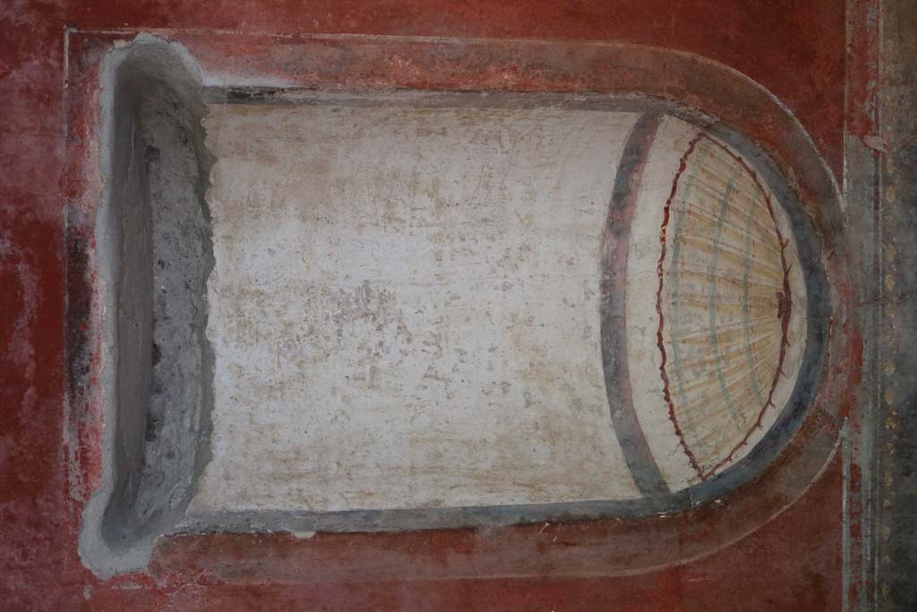 II.4.6 Pompeii. December 2006.  Niche on west wall of portico