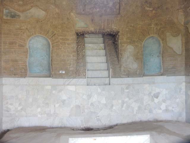 II.4.6 Pompeii. December 2006. Entrance to room at south end of portico, and wall decoration.