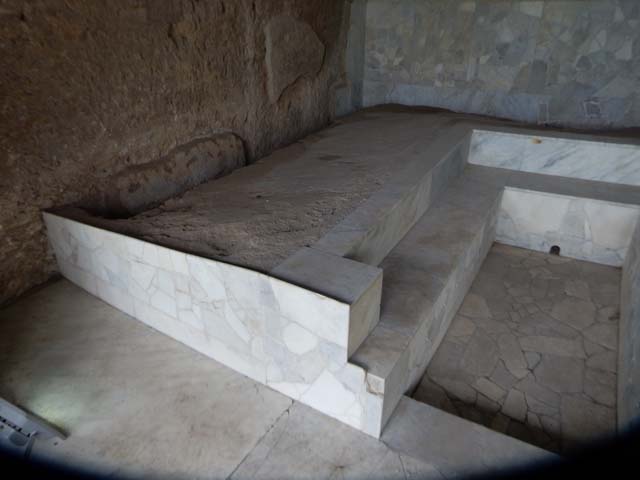Leaving Domus at II.4.10.  Entering corridor in II.4.6 Praedia di Giulia Felice or Villa of Julia Felix. 