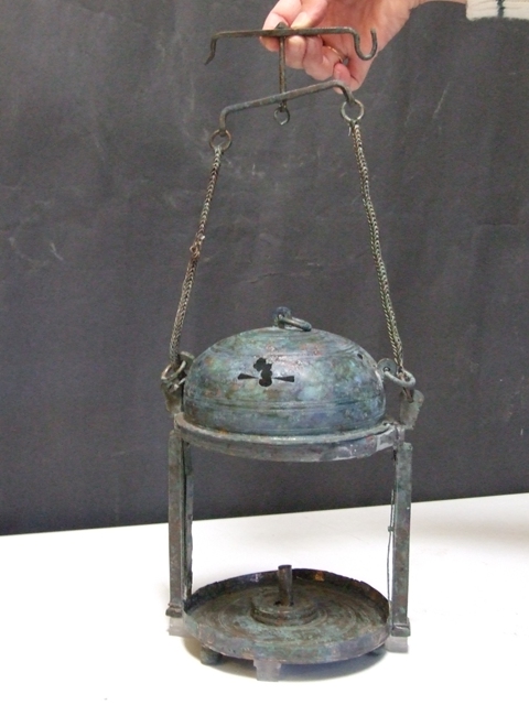 II.4.8 Pompeii. March 2009. Bronze lantern top with closed lid. SAP inventory number 5798. 