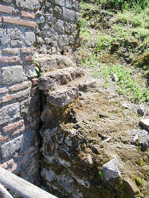 II.5.1 Pompeii. December 2006. Remains of one of 4 columns that probably supported a balcony.