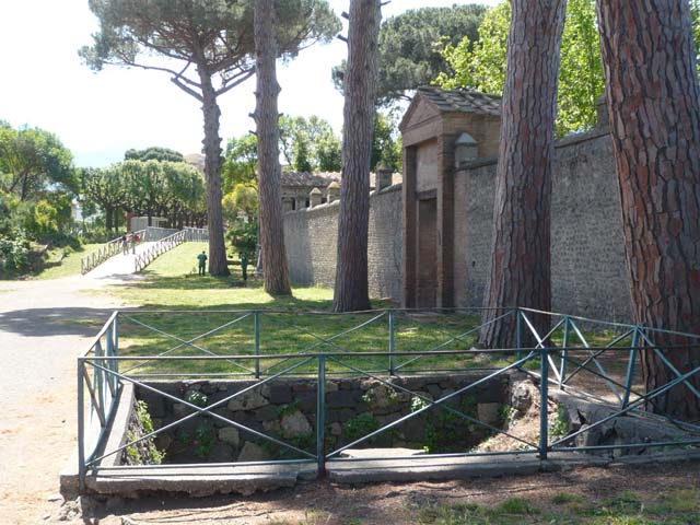 II.7.3 Pompeii. Palaestra. December 2006. View of south side and west side.