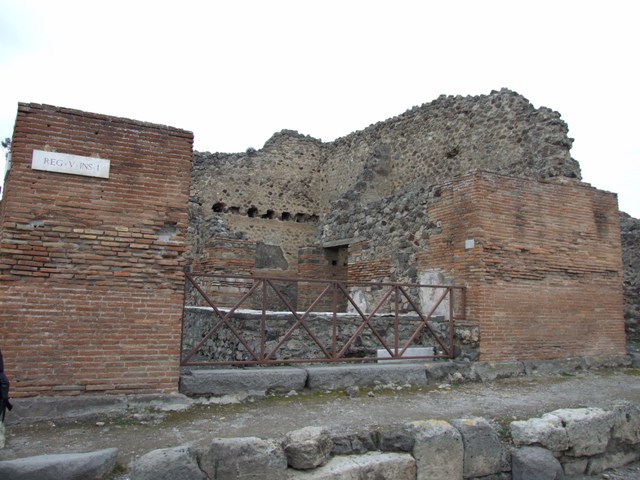 V.1.1 Pompeii. December 2007. Looking north. Entrance at V.1.32 is on the left.