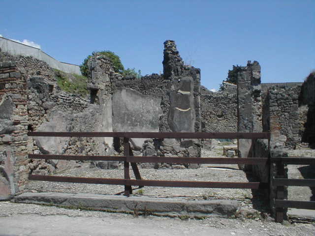 V.I.14 Pompeii. March 2009.  North wall.
