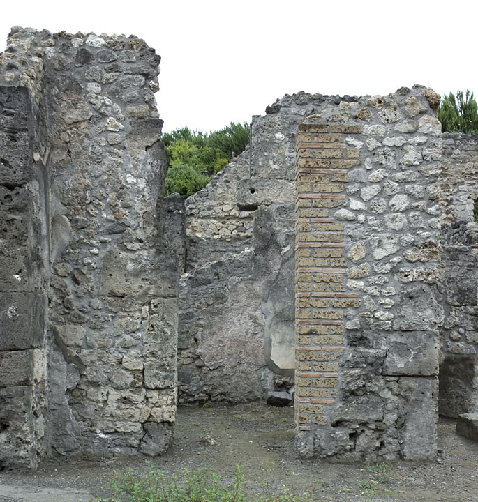 V.1.15 Pompeii.  March 2009.  Stable or stall.
