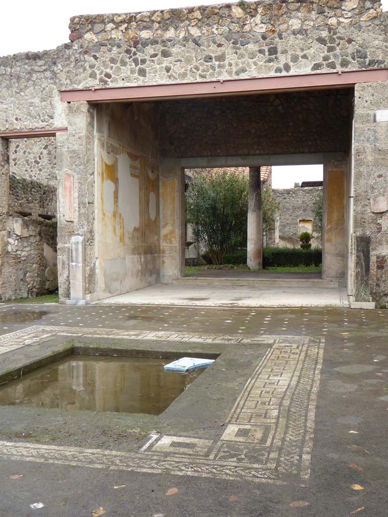 V.1.26 Pompeii. January 2017. Looking towards north wall of tablinum “i”, from atrium.
Foto Annette Haug, ERC Grant 681269 DÉCOR.


