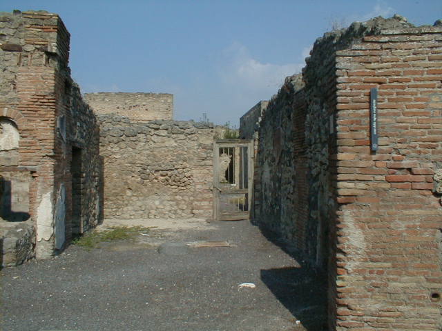 V.2.1 Pompeii. December 2007. Room 1, looking south across the atrium to the entrance.