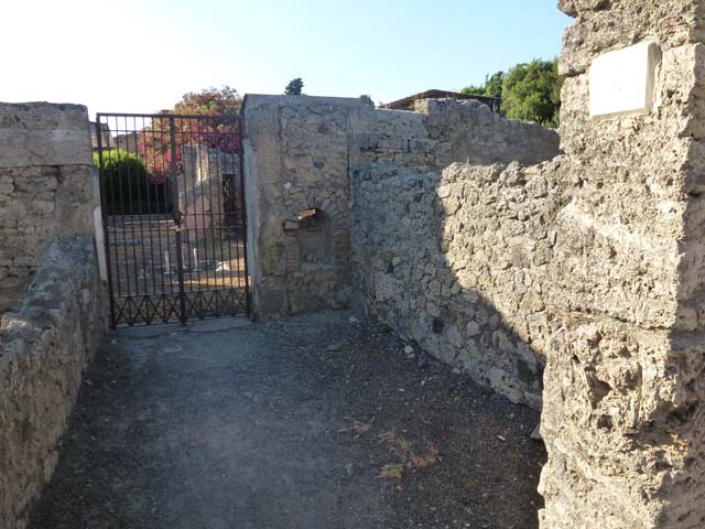 V.2.4 Pompeii. December 2007. Doorway to room 4.