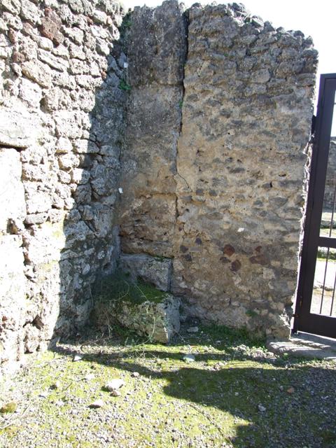 V.3.6 Pompeii. March 2009. Corridor leading to Triclinium and Garden at rear.
