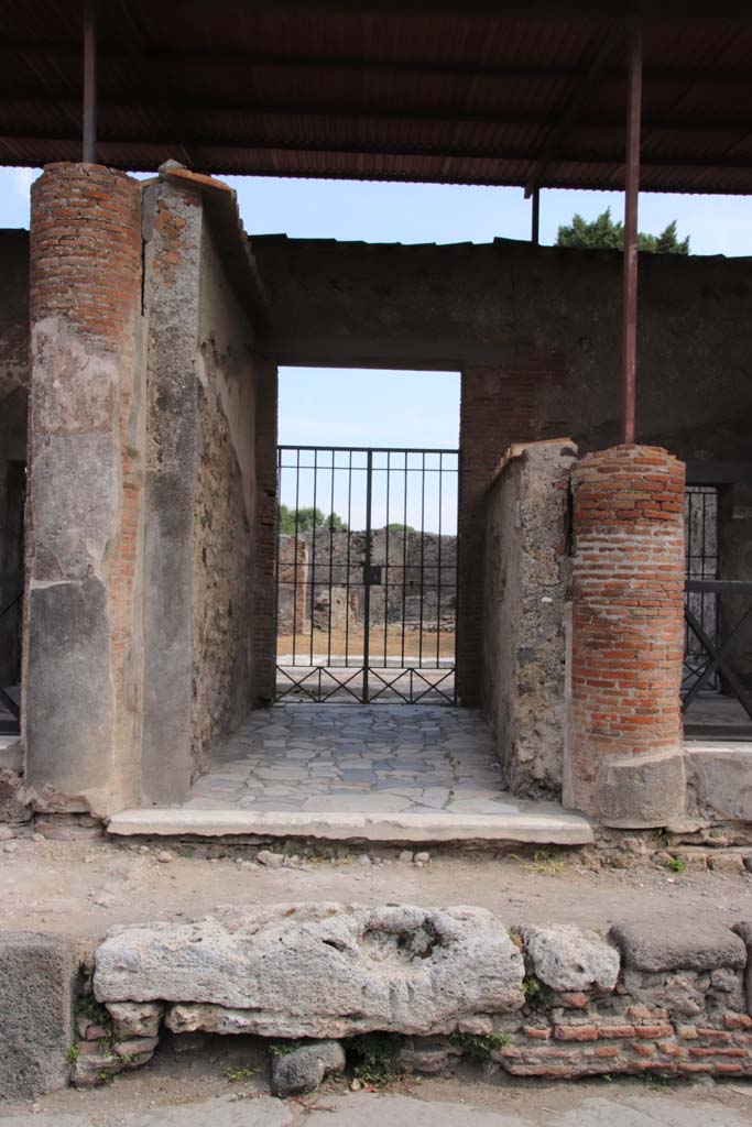 VI.1.7 Pompeii, September 2021. 
Looking east to entrance doorway on Via Consolare. Photo courtesy of Klaus Heese.
