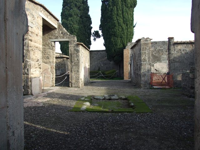 VI.1.10 Casa del Chirurgo or House of the Surgeon.  Room 4.  Ala on north side of atrium.