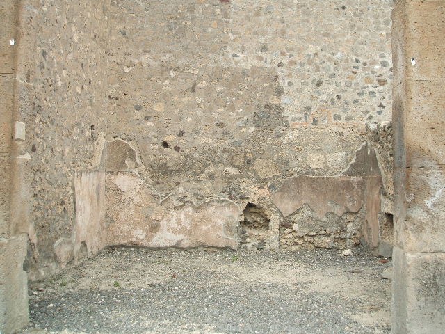 VI.2.2 Pompeii.  Shop.  December 2007.  Pilaster on Via Consolare  between VI.2.2 and VI.2.3.  Site of graffiti.