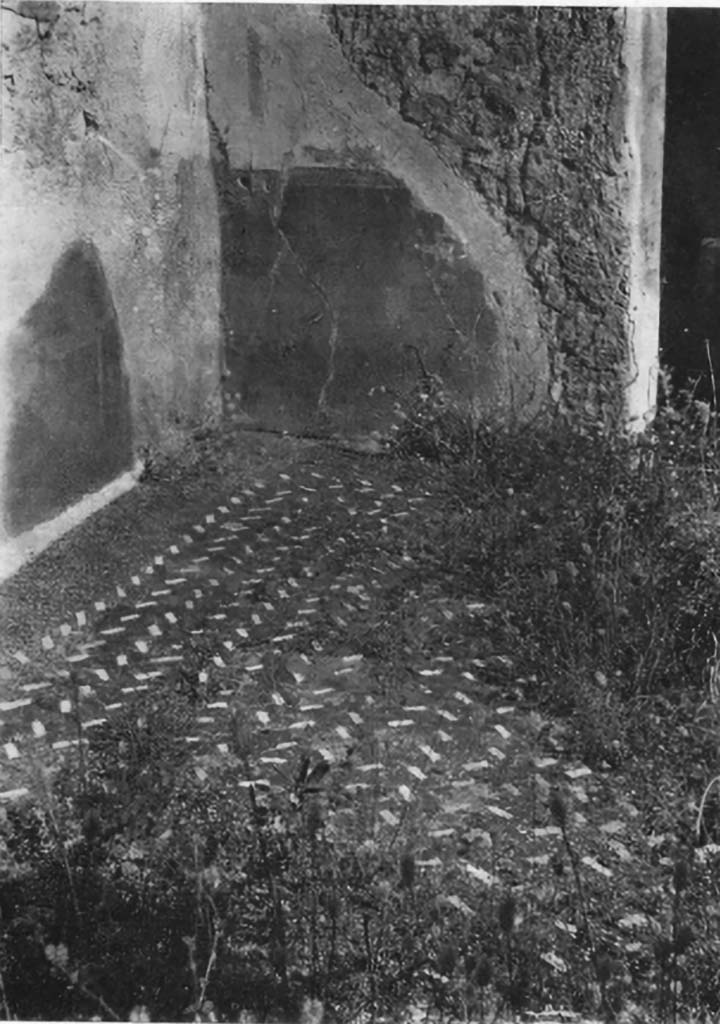 VI.2.22 Pompeii, c.1930. 
Looking across flooring of oblong pieces of coloured limestone in north-east corner of peristyle.
See Blake, M., (1930). The pavements of the Roman Buildings of the Republic and Early Empire. Rome, MAAR, 8, (p.30 & Pl.4, tav.3).
