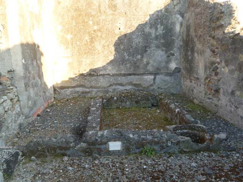 VI.2.26 Pompeii. May 2011. South side of yard, with garden area.