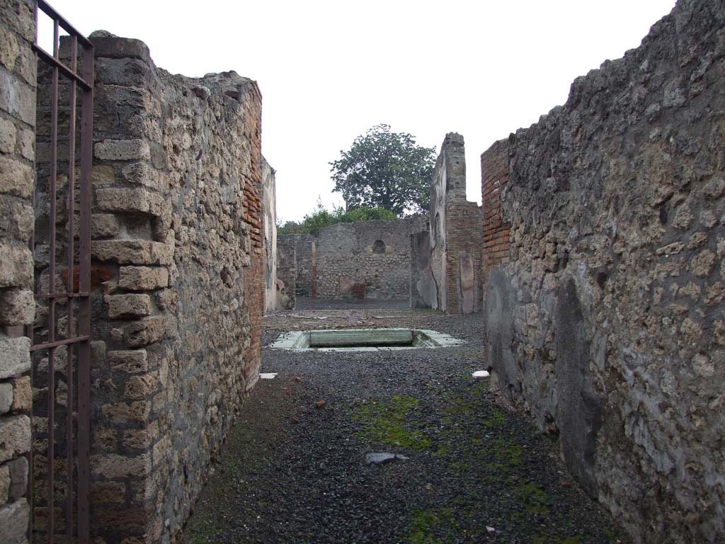 VI.3.7 Pompeii. December 2007. Looking east to atrium from entrance corridor.