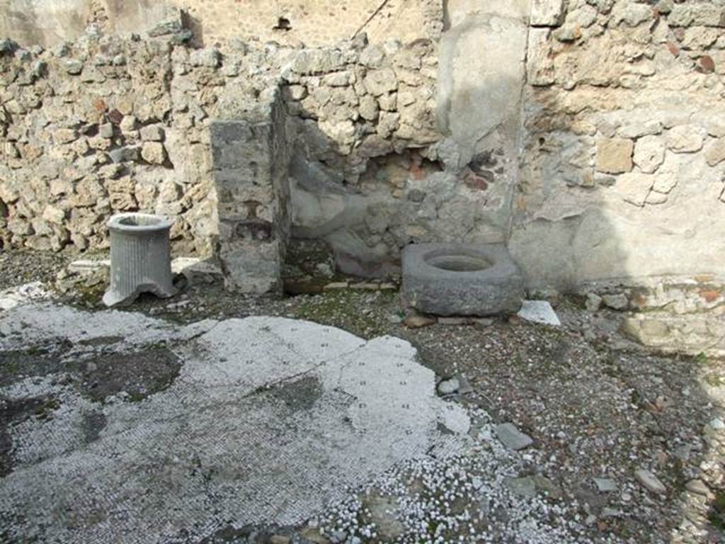 VI.5.9 Pompeii. December 2007. Mosaic floor, cistern head and puteal.  