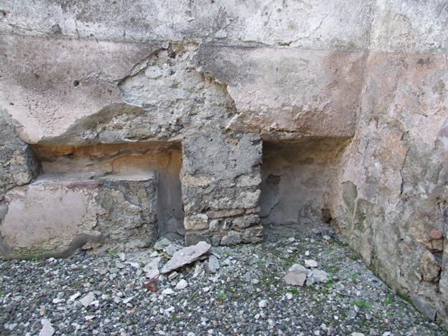VI.5.17 Pompeii.  March 2009. Rear view of base of Etruscan column.
