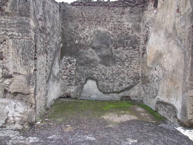 VI.6.1 Pompeii. December 2007. Doorway to room 5 on north-west side of atrium.