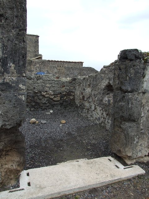 VI.6.1 Pompeii. December 2007. Room 10, looking east.