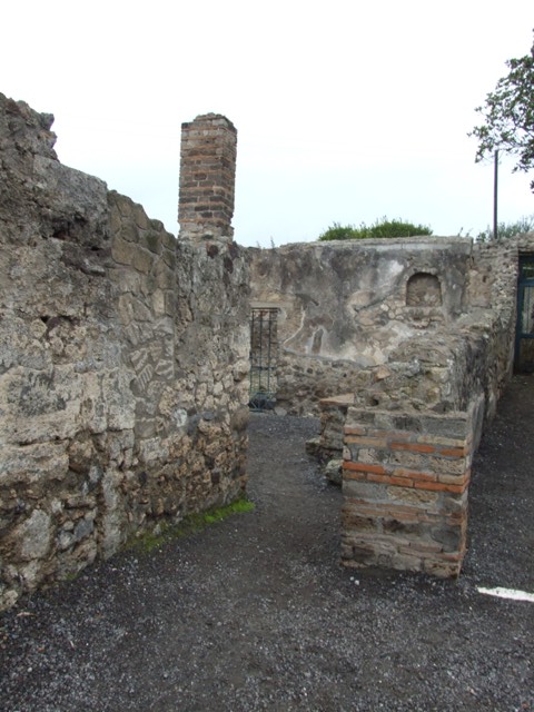 VI.6.1 Pompeii. December 2007. Room 16, looking north towards kitchen area in north-west corner of peristyle.