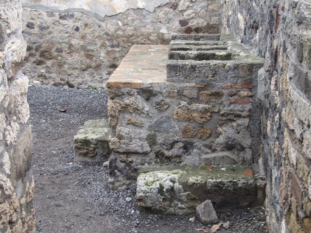 VI.6.1 Pompeii. December 2007. Room 16. Kitchen area in north west corner of peristyle. Niche on north wall.