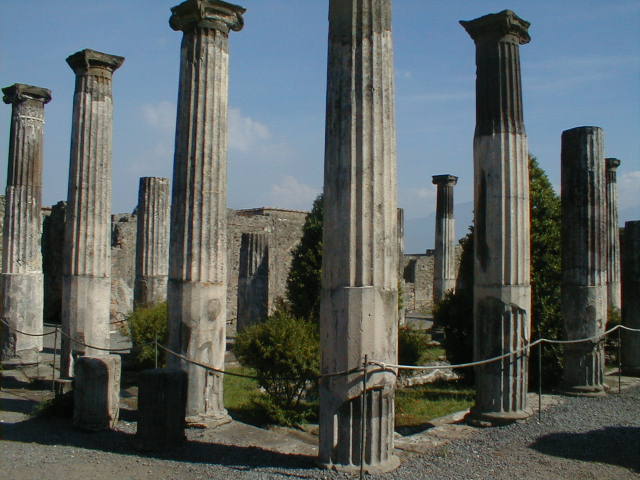 VI.6.1 House of Pansa.  December 2007.  Room 25 on south side of peristyle.