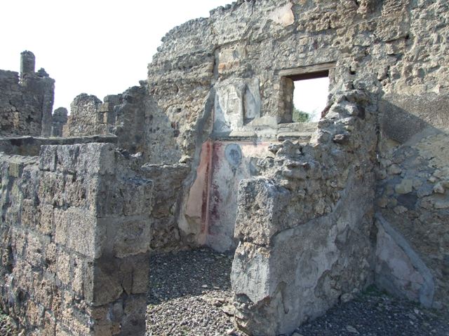 VI.7.3 Pompeii.  September 2005. North wall and window.
