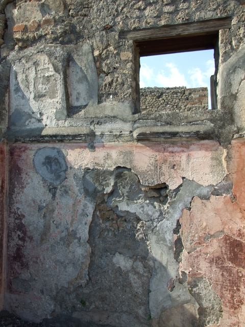 VI.7.3 Pompeii. March 2009. Doorway to room 4, cubiculum with two doorways, one to atrium and one to tablinum.