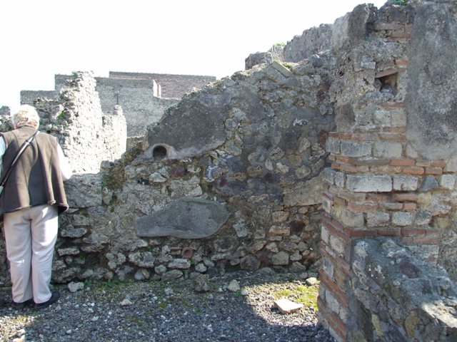 VI.7.3 Pompeii.  March 2009.     Corridor leading west towards Rooms 7 , 8 and Atrium.