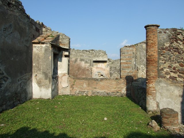 VI.7.6 Pompeii. March 2009. Room 9. North west corner of Tablinum.