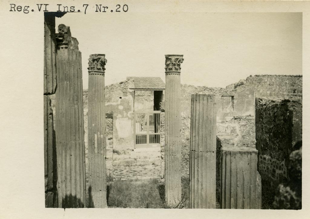 VI.7.21 Pompeii but numbered as VI.7.20 on photo. Pre-1937-1939. Looking east across atrium.
Photo courtesy of American Academy in Rome, Photographic Archive. Warsher collection no. 414.
