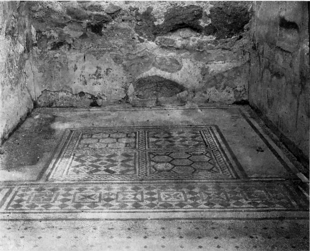 VI.8.5 Pompeii. c.1930. Room 4, looking east across mosaic threshold and black and white flooring in ala.
See Blake, M., (1930). The pavements of the Roman Buildings of the Republic and Early Empire. Rome, MAAR, 8, (p.103,107f,111,120 & Pl.27, tav.4).
