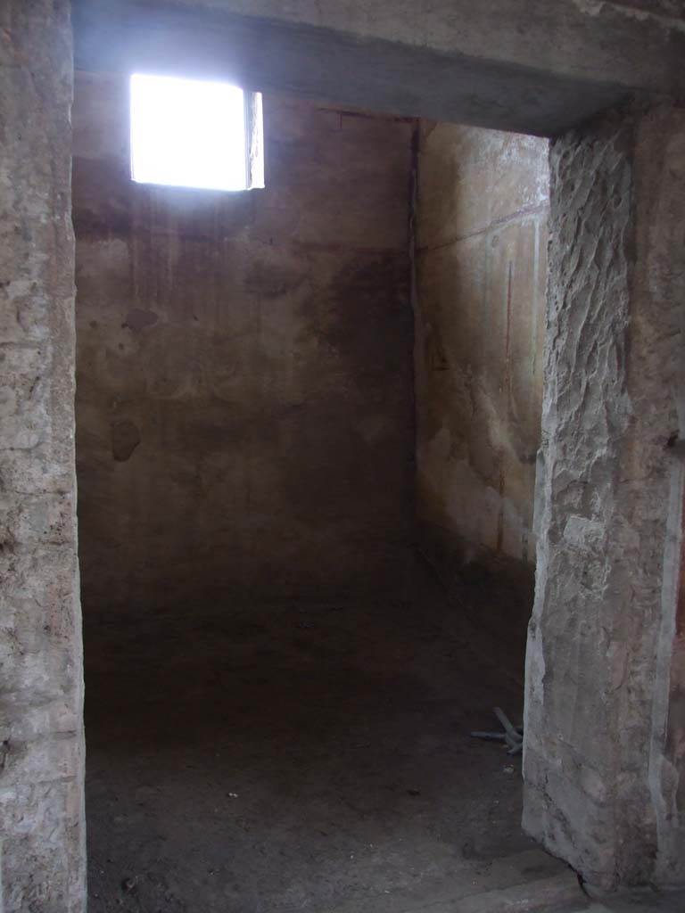 VI.8.5 Pompeii. March 2009. Doorway to room 7, cubiculum in west wall of tablinum. 