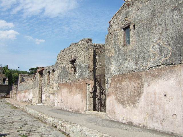 VI.9.2 Pompeii.  December 2006.   Entrance.