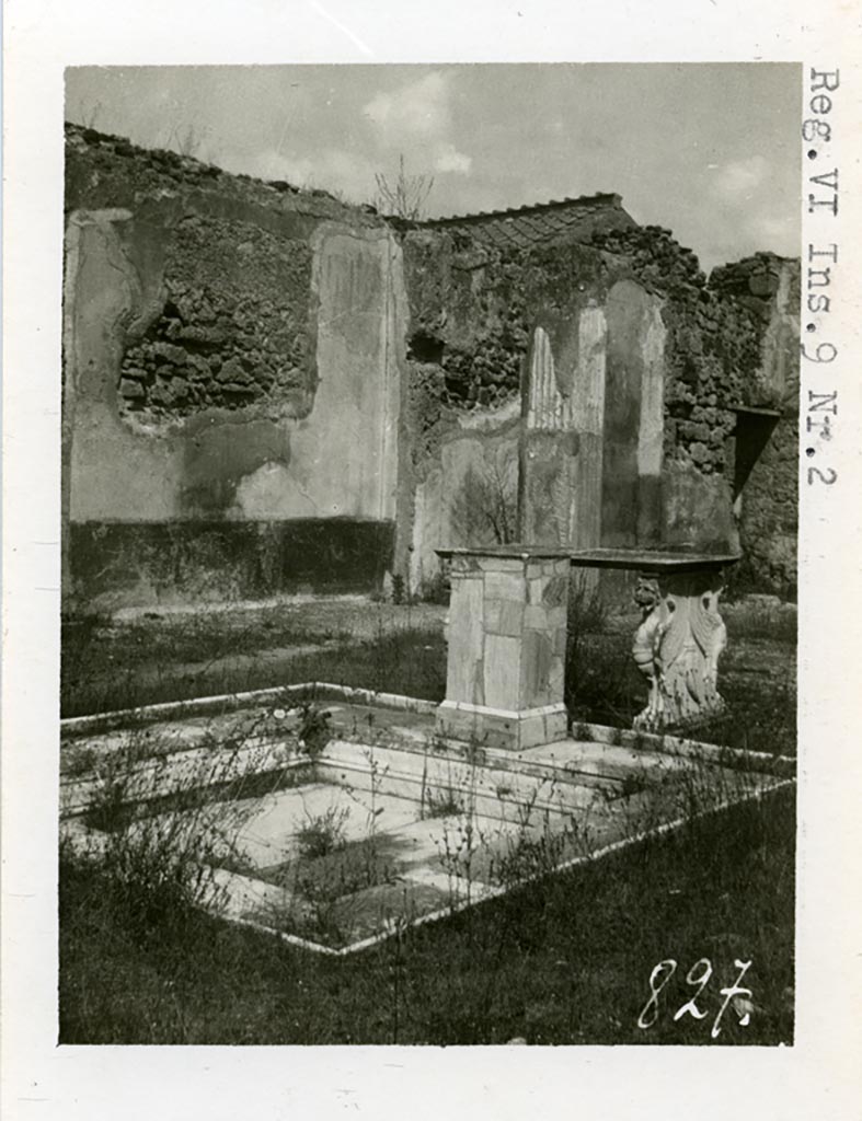 VI.9.2 Pompeii. Pre 1937-39. Room 2, looking towards north-east side of atrium.
Photo courtesy of American Academy in Rome, Photographic Archive.  Warsher collection no. 827.

