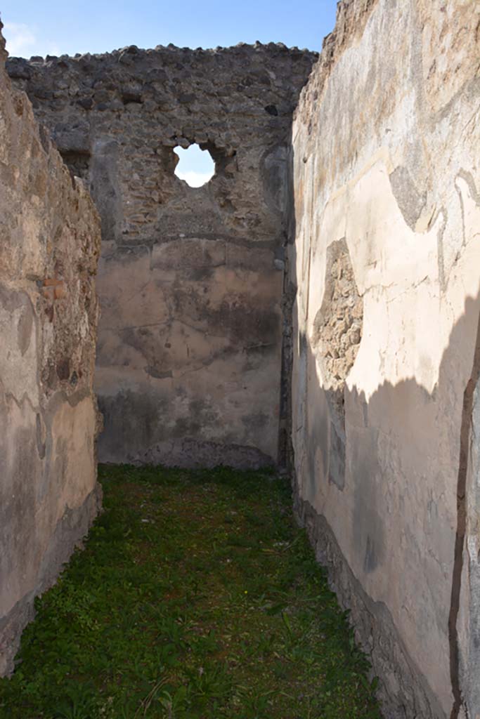 VI.11.9 Pompeii. October 2017. Room 4, looking west along corridor.
Foto Annette Haug, ERC Grant 681269 DCOR


