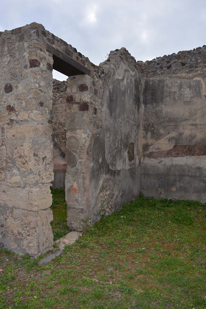 VI.11.9 Pompeii. October 2017. 
West ala 7, looking towards south wall with doorway to room 6. 
Foto Annette Haug, ERC Grant 681269 DCOR

