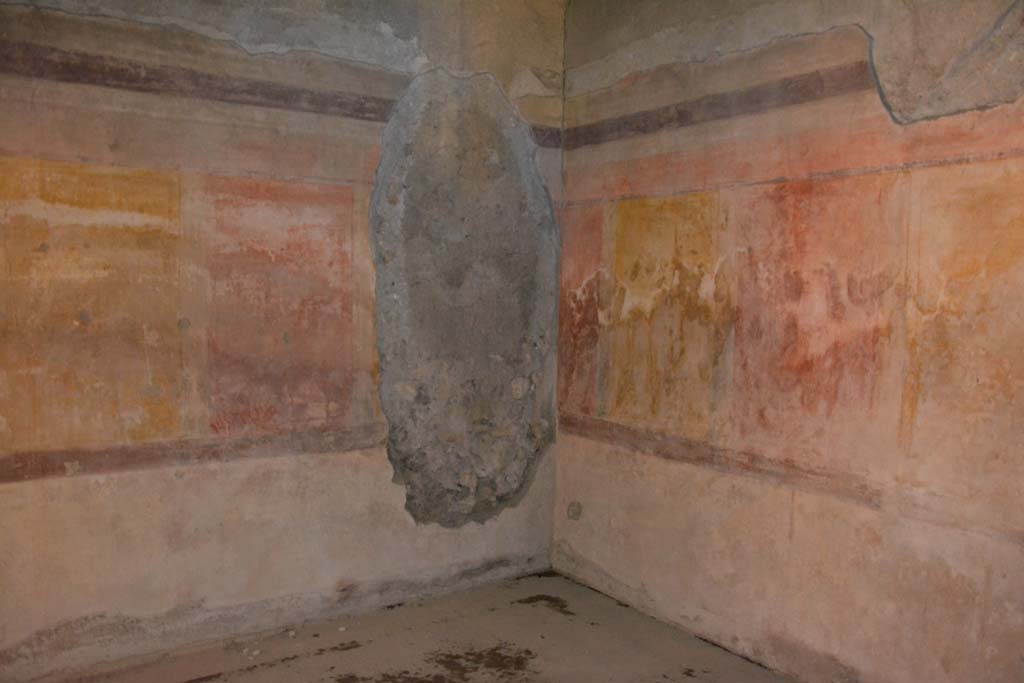 VI.11.10 Pompeii. December 2017. Room 44, south-west corner.
Foto Annette Haug, ERC Grant 681269 DCOR
