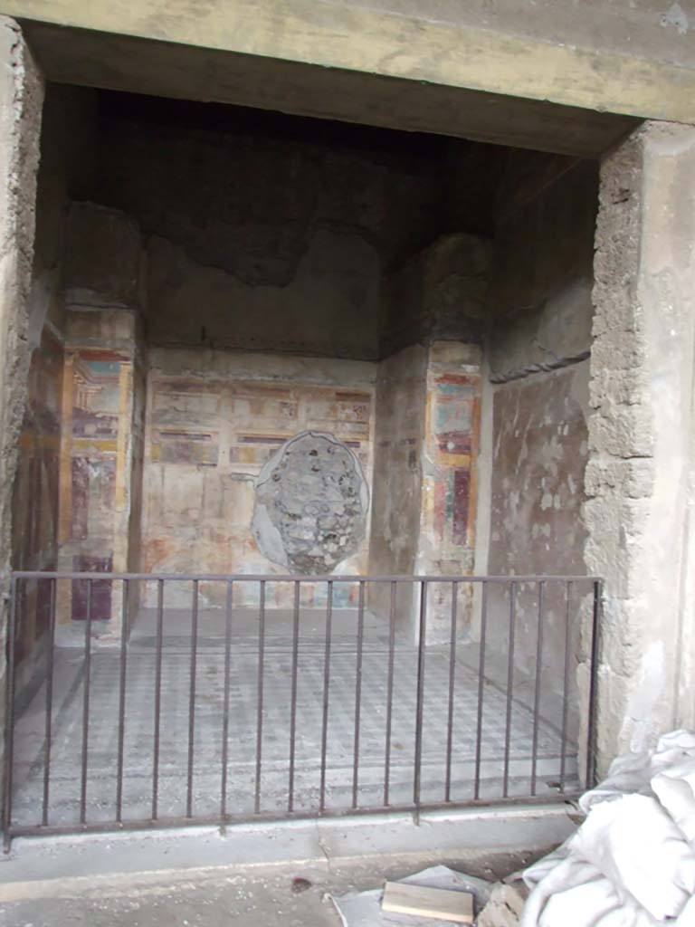 VI.11.10 Pompeii. December 2006. Room 46, cubiculum or bedroom on north-east corner of the peristyle.