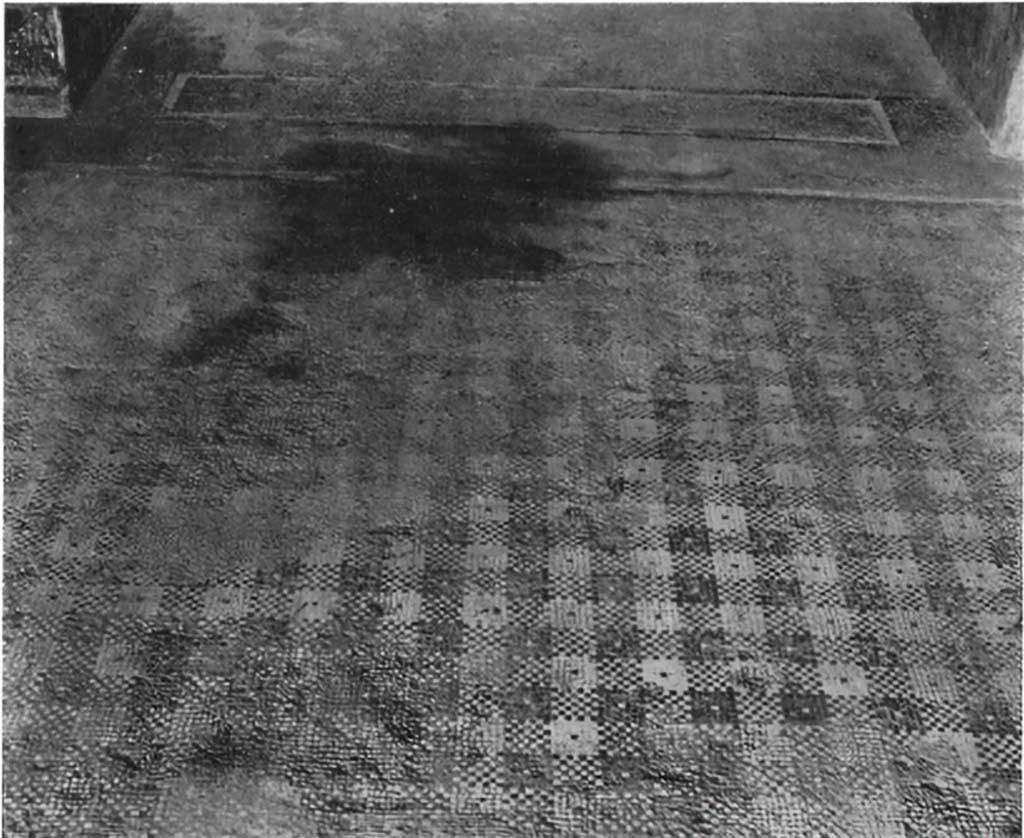 VI.11.10 Pompeii. c.1930. Room 46, mosaic floor in cubiculum.
See Blake, M., (1930). The pavements of the Roman Buildings of the Republic and Early Empire. Rome, MAAR, 8, (p.82, & Pl.19, tav.4).
